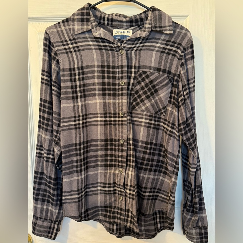 Magellan Outdoors Women's Black and Gray Plaid Button-Down Shirt